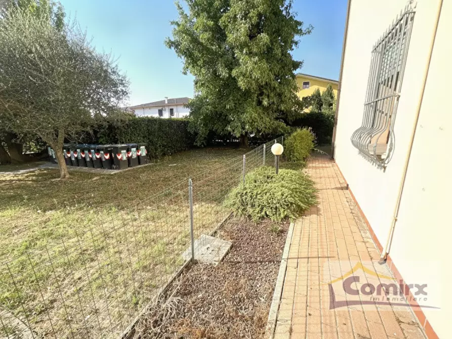 Immagine 19 di Appartamento in vendita  in Via Scapacchiò Ovest a Saccolongo