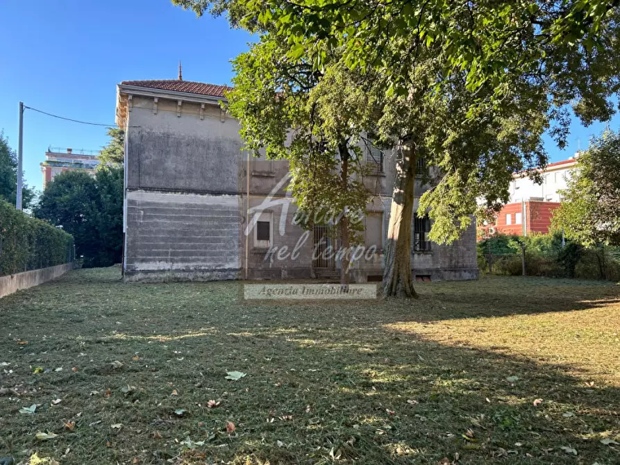 Immagine 3 di Villa in vendita  in Viale Venezia a Bassano Del Grappa