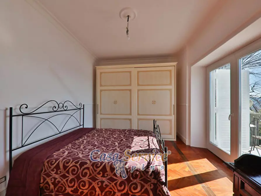 Immagine 18 di Villa in vendita  in Via Spiaggia del Lago a Castel Gandolfo