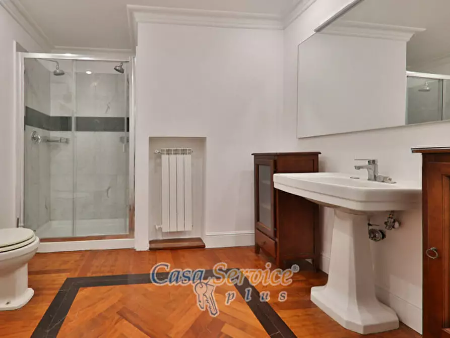 Immagine 30 di Villa in vendita  in Via Spiaggia del Lago a Castel Gandolfo