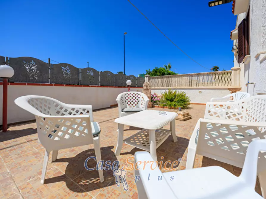 Immagine 3 di Villa in vendita  in Via Ischia a Taviano