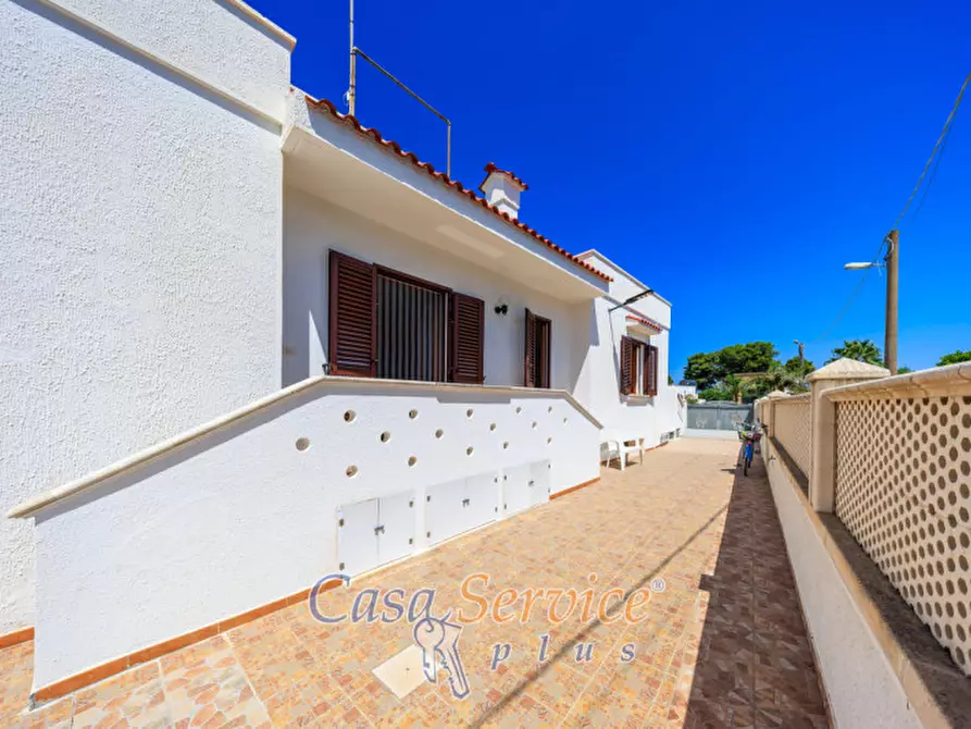 Immagine 6 di Villa in vendita  in Via Ischia a Taviano