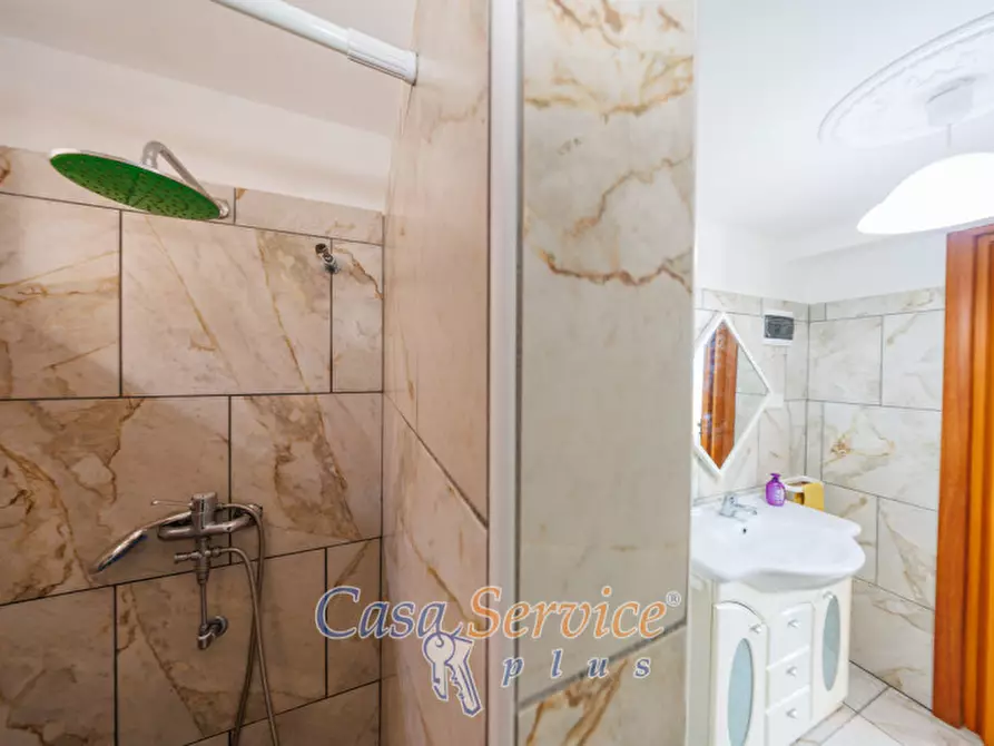 Immagine 13 di Villa in vendita  in Via Ischia a Taviano