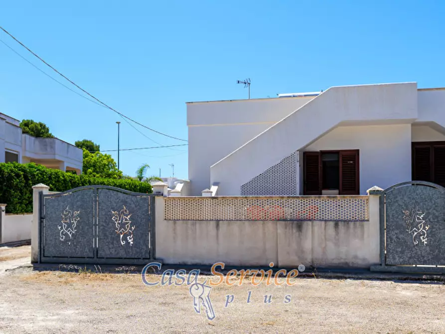 Immagine 37 di Villa in vendita  in Via Ischia a Taviano