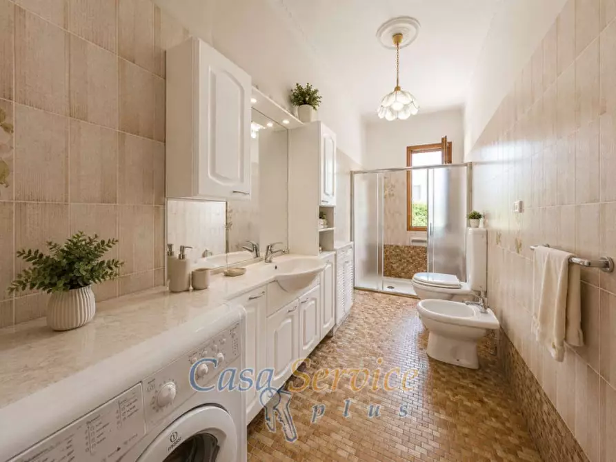 Immagine 47 di Villa in vendita  in Via Ischia a Taviano