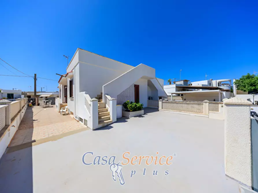 Immagine 52 di Villa in vendita  in Via Ischia a Taviano