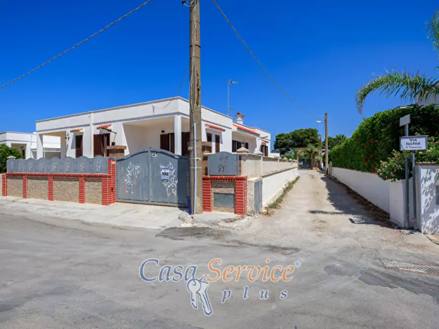 Immagine 57 di Villa in vendita  in Via Ischia a Taviano