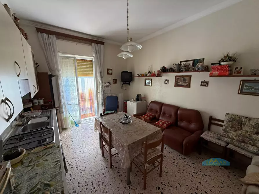 Immagine 4 di Appartamento in vendita  in Via Amerigo Vespucci a Ceglie Messapico