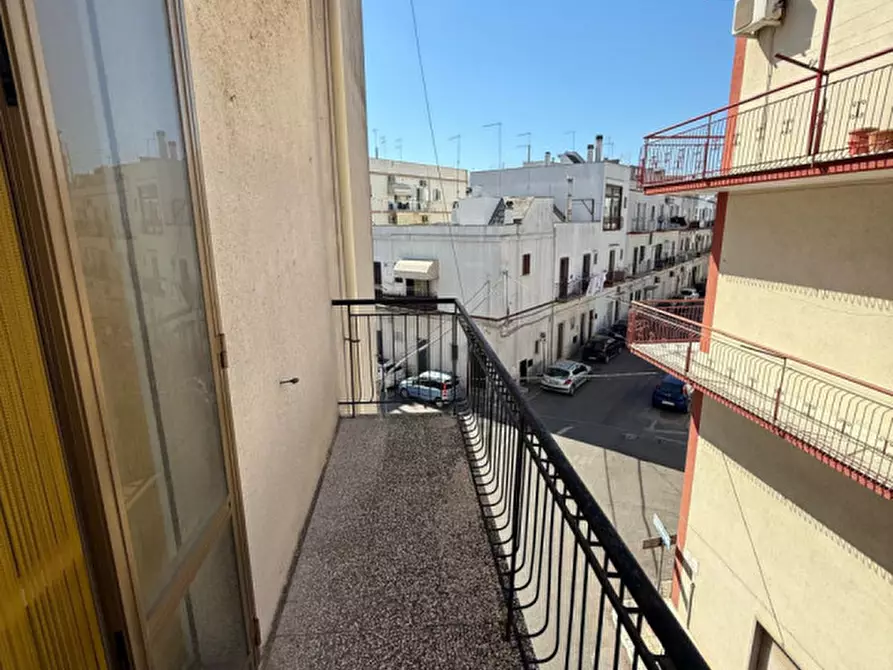 Immagine 10 di Appartamento in vendita  in Via Amerigo Vespucci a Ceglie Messapico