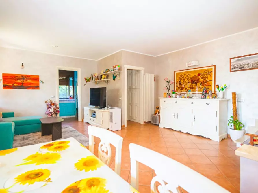 Immagine 3 di Casa quadrifamiliare in vendita  in Via Lavarone 77 a Roma