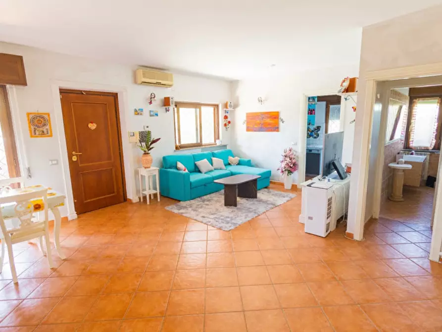 Immagine 4 di Casa quadrifamiliare in vendita  in Via Lavarone 77 a Roma