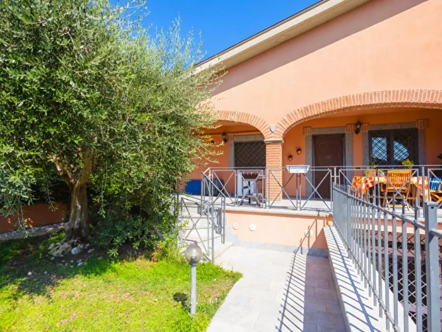Immagine 13 di Casa quadrifamiliare in vendita  in Via Lavarone 77 a Roma