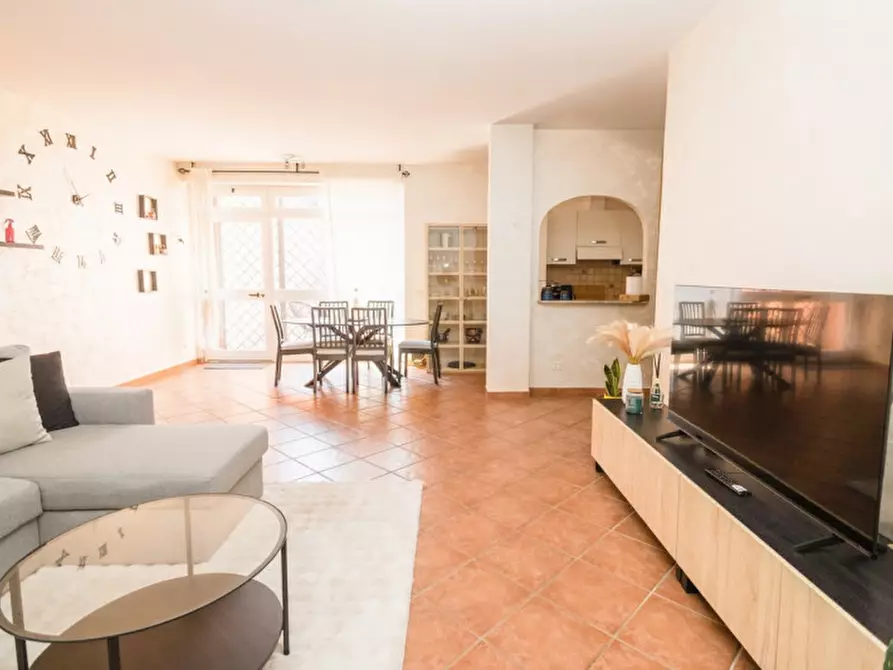 Immagine 27 di Casa quadrifamiliare in vendita  in Via Lavarone 77 a Roma