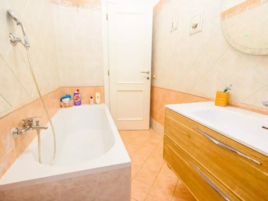 Immagine 47 di Casa quadrifamiliare in vendita  in Via Lavarone 77 a Roma