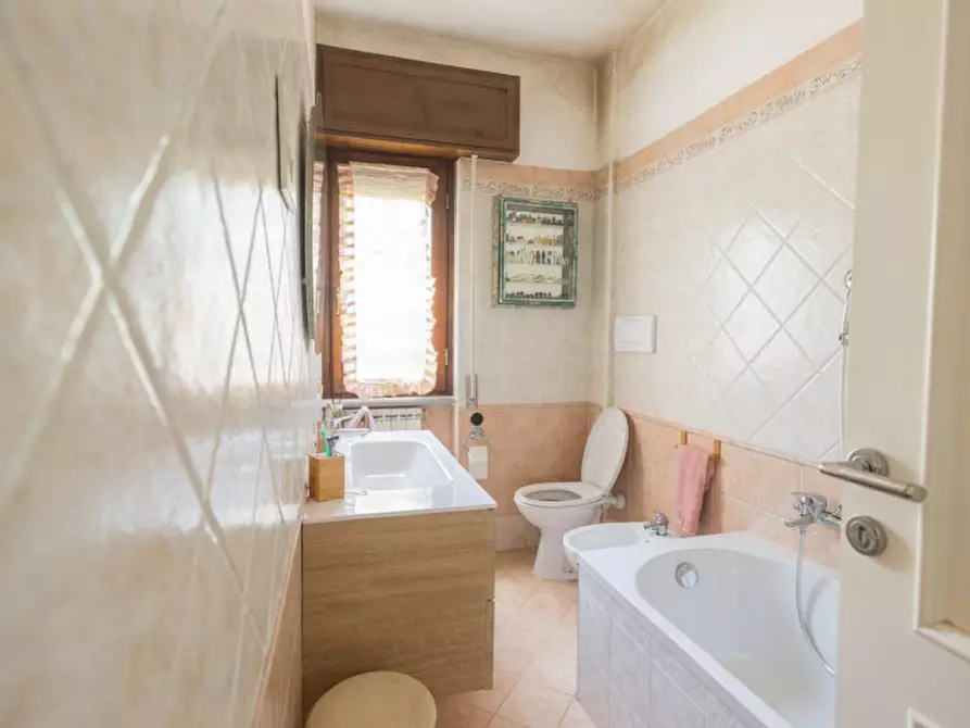 Immagine 49 di Casa quadrifamiliare in vendita  in Via Lavarone 77 a Roma