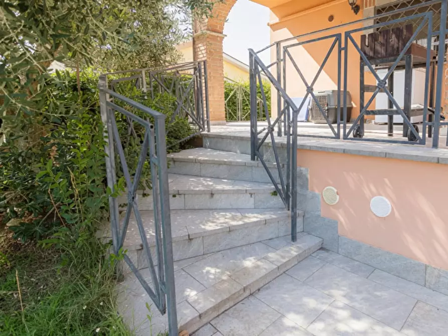 Immagine 50 di Casa quadrifamiliare in vendita  in Via Lavarone 77 a Roma