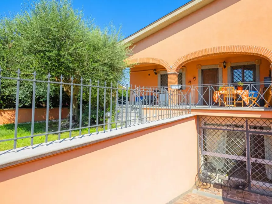 Immagine 53 di Casa quadrifamiliare in vendita  in Via Lavarone 77 a Roma