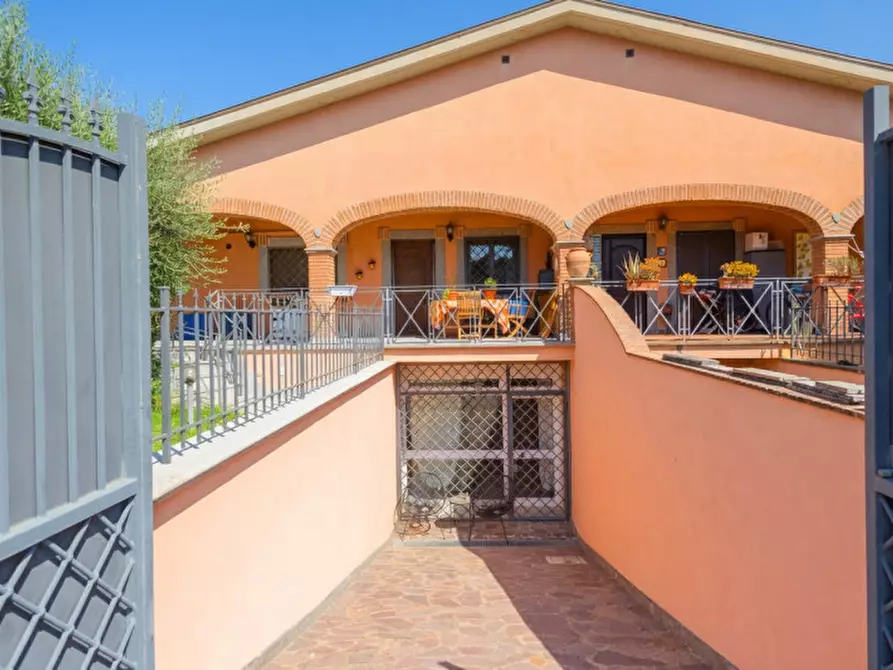 Immagine 54 di Casa quadrifamiliare in vendita  in Via Lavarone 77 a Roma