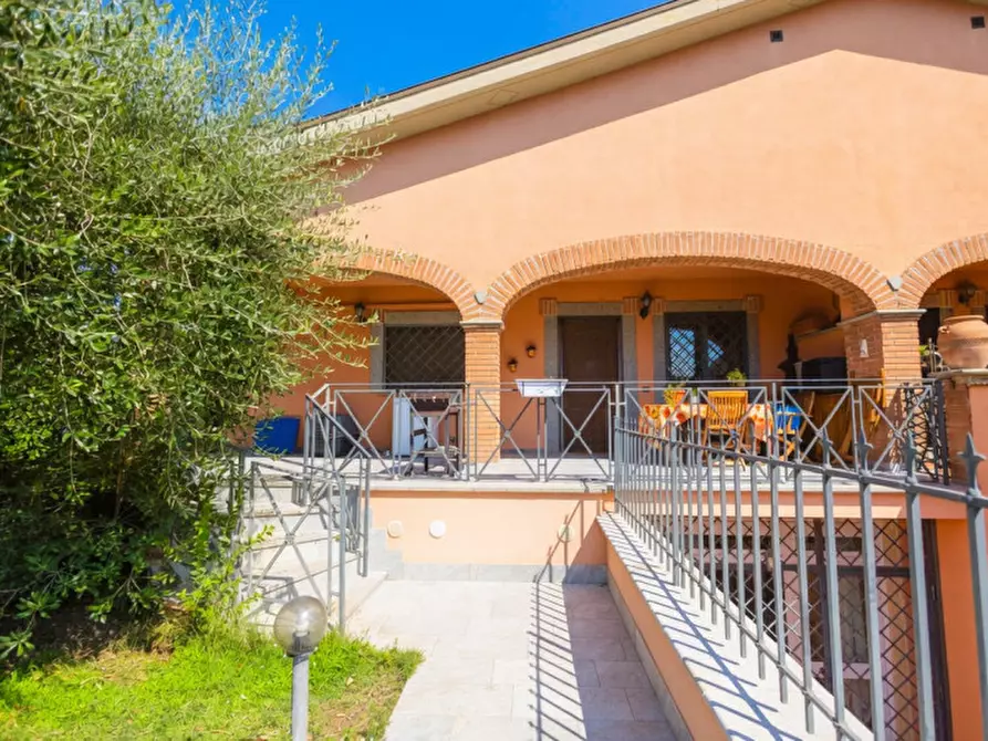 Immagine 55 di Casa quadrifamiliare in vendita  in Via Lavarone 77 a Roma