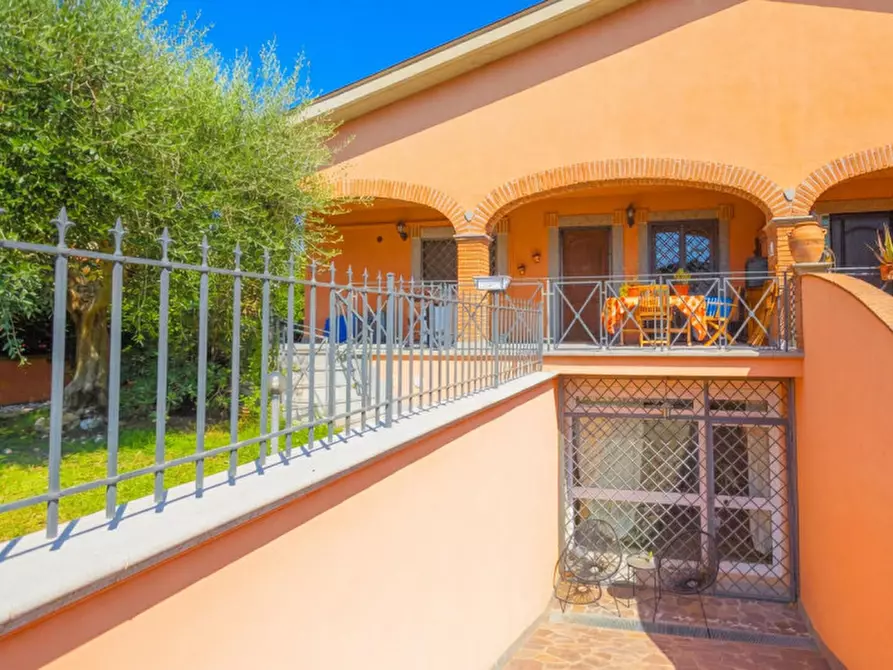 Immagine 57 di Casa quadrifamiliare in vendita  in Via Lavarone 77 a Roma