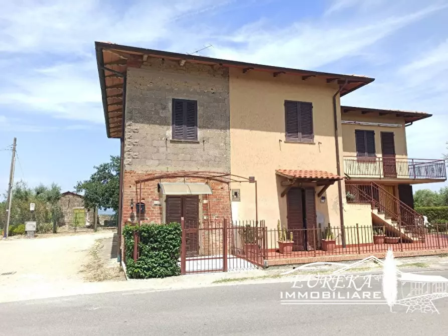 Immagine 1 di Appartamento in vendita  in Badia a Castiglione Del Lago