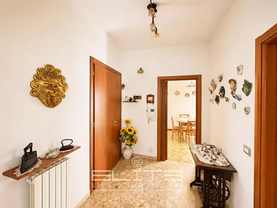 Immagine 2 di Appartamento in vendita  in Via Cingoli a Ancona
