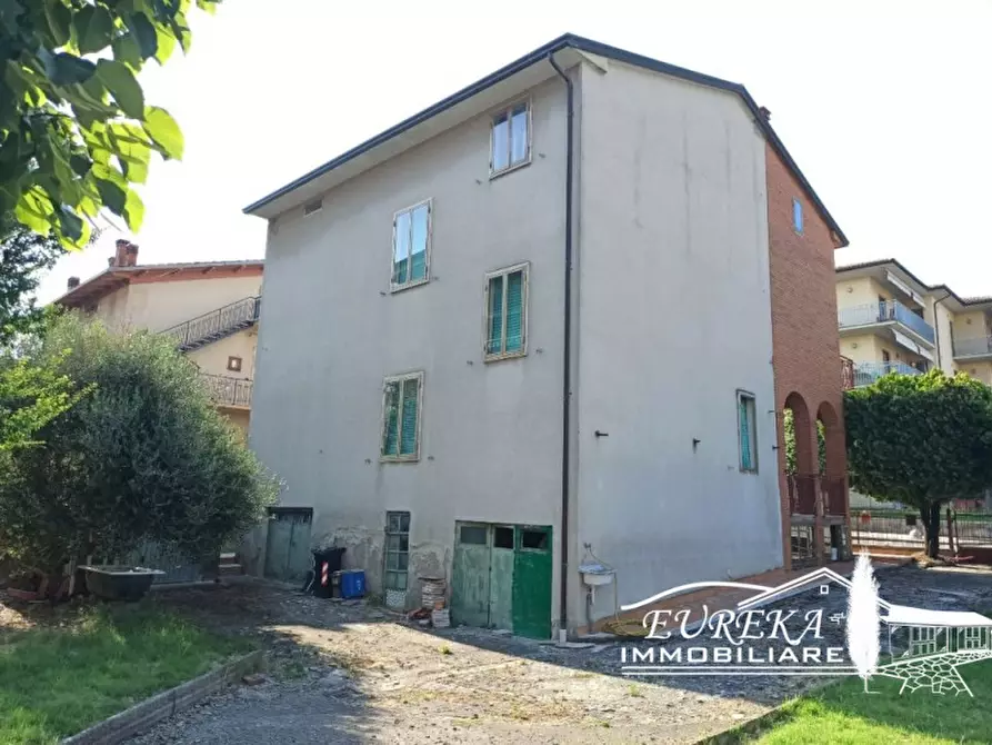 Immagine 3 di Casa indipendente in vendita  a Castiglione Del Lago