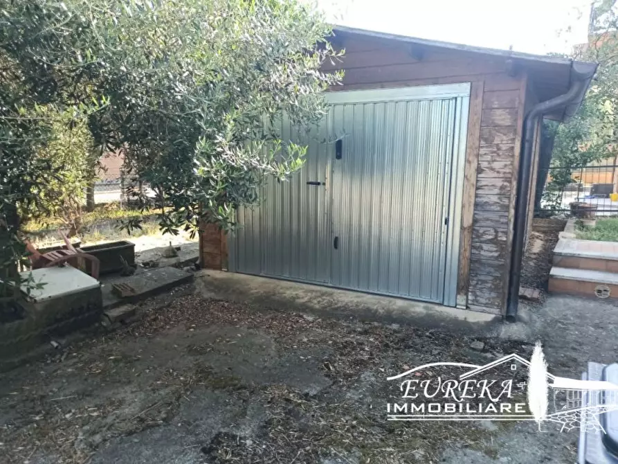 Immagine 23 di Casa indipendente in vendita  a Castiglione Del Lago
