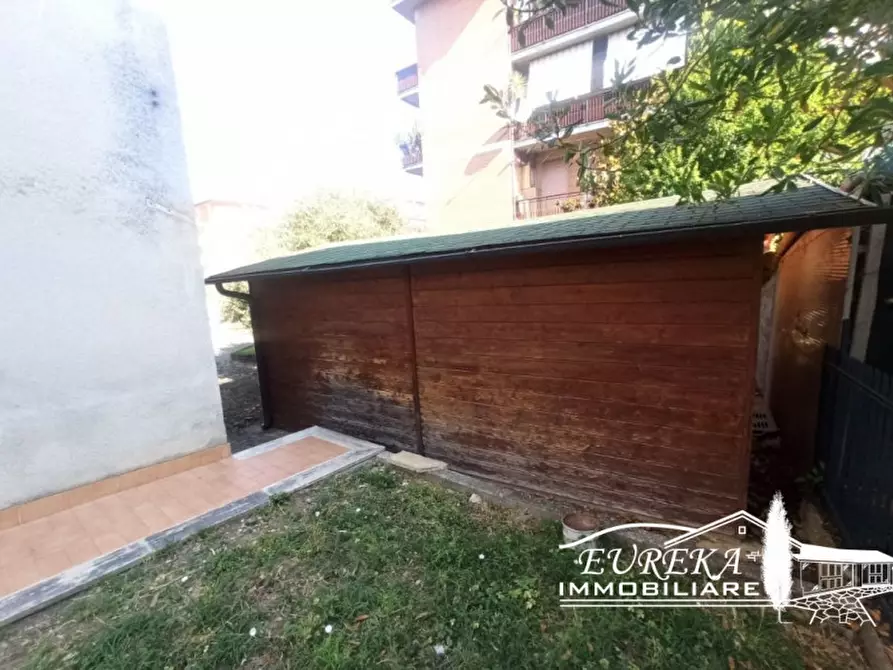 Immagine 24 di Casa indipendente in vendita  a Castiglione Del Lago