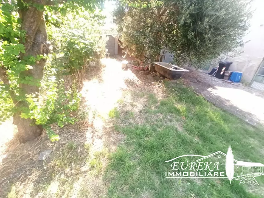 Immagine 26 di Casa indipendente in vendita  a Castiglione Del Lago
