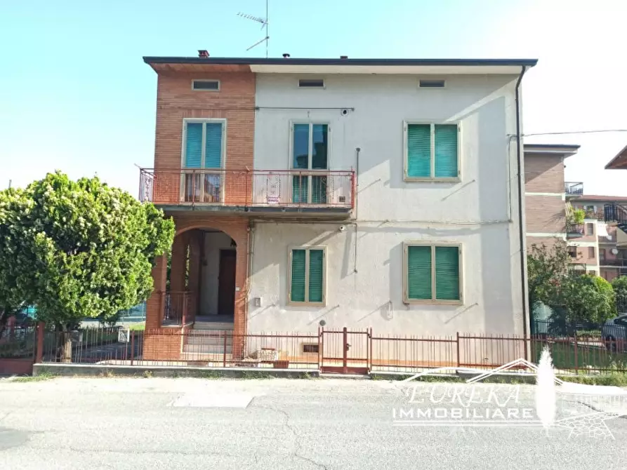 Immagine 27 di Casa indipendente in vendita  a Castiglione Del Lago