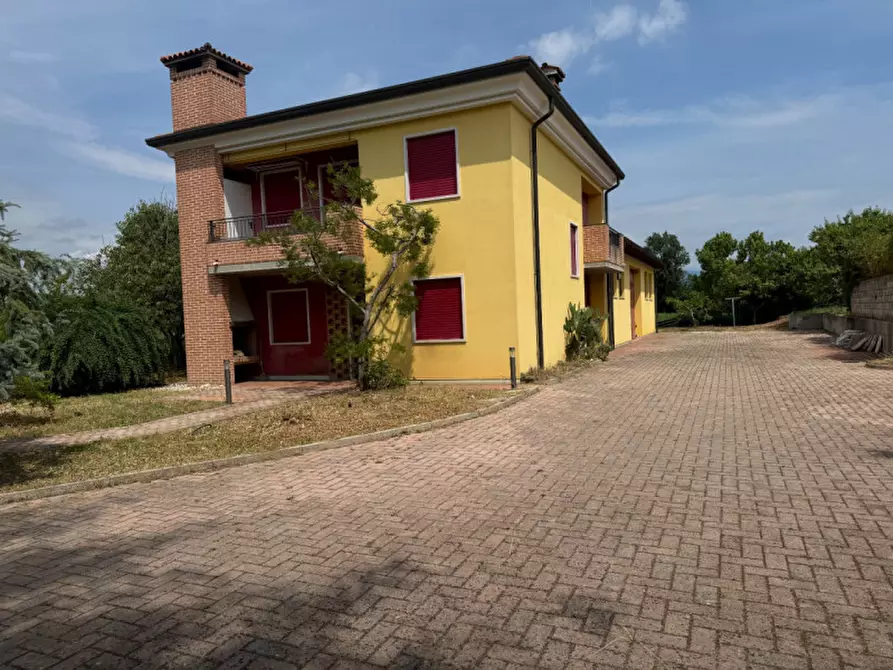 Immagine 1 di Casa indipendente in vendita  in Via Milana a Dueville