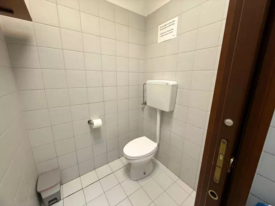 Immagine 13 di Attività commerciale in vendita  in Via del Santo a Limena