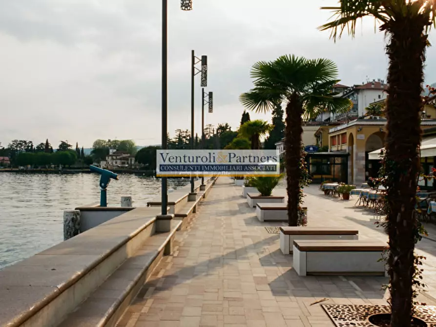 Immagine 9 di Casa bifamiliare in vendita  a San Felice Del Benaco