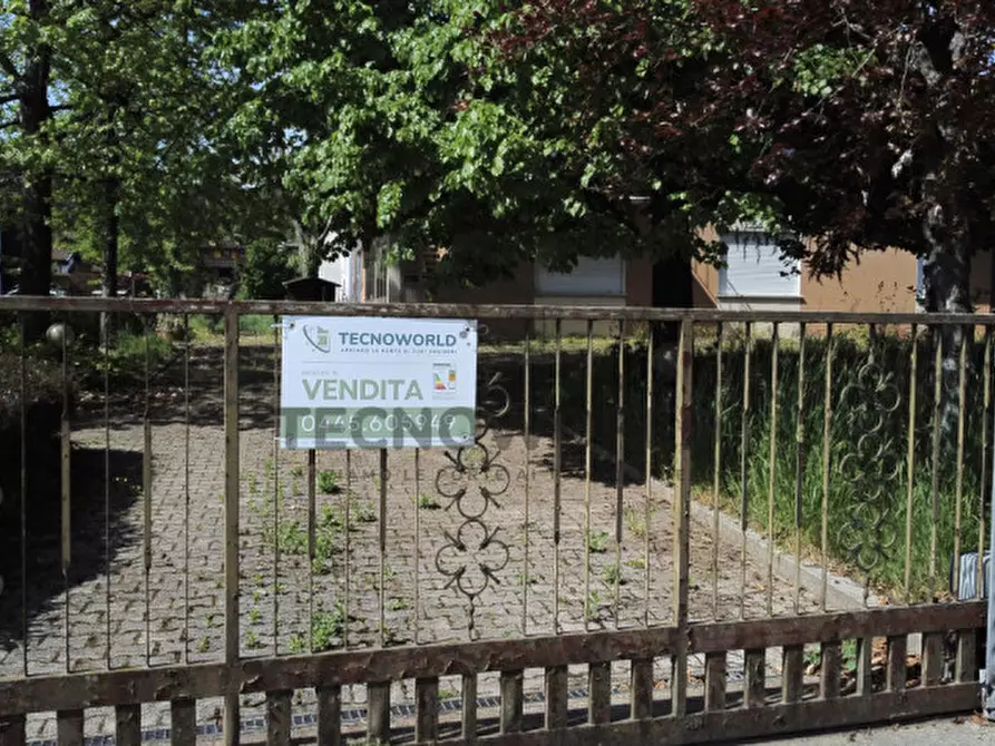 Immagine 1 di Casa indipendente in vendita  in Via Gueri da Santomio a Malo