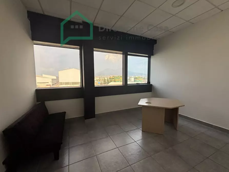 Immagine 3 di Ufficio in affitto  in Via Ferrante Imparato a Napoli