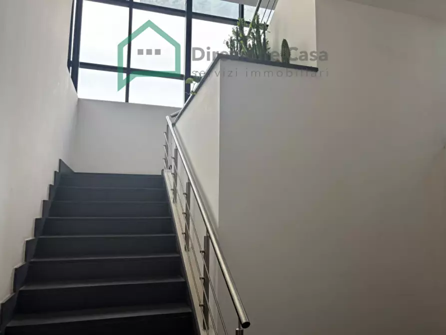 Immagine 4 di Ufficio in affitto  in Via Ferrante Imparato a Napoli