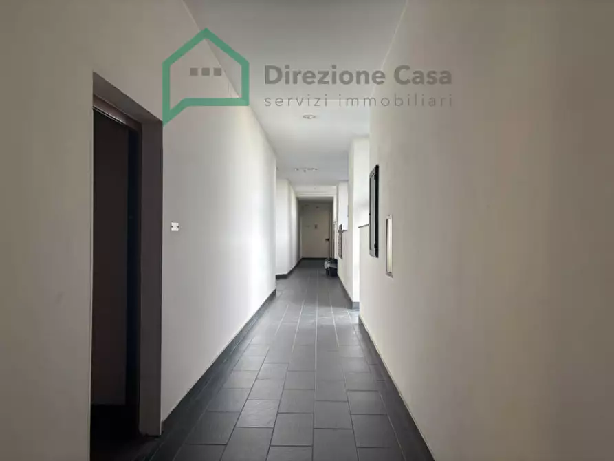 Immagine 8 di Ufficio in affitto  in Via Ferrante Imparato a Napoli