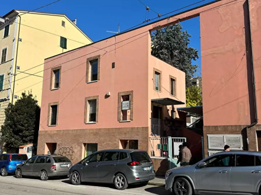 Immagine 15 di Attività commerciale in affitto  in VIA TORRESI a Ancona