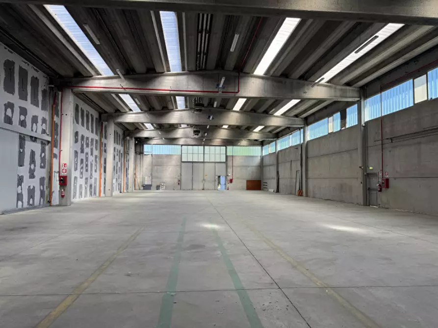 Immagine 9 di Capannone industriale in vendita  in Corso Michele Coppino 13 a Alba