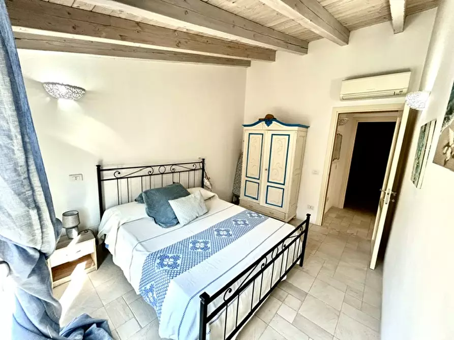 Immagine 17 di Appartamento in vendita  a Arzachena