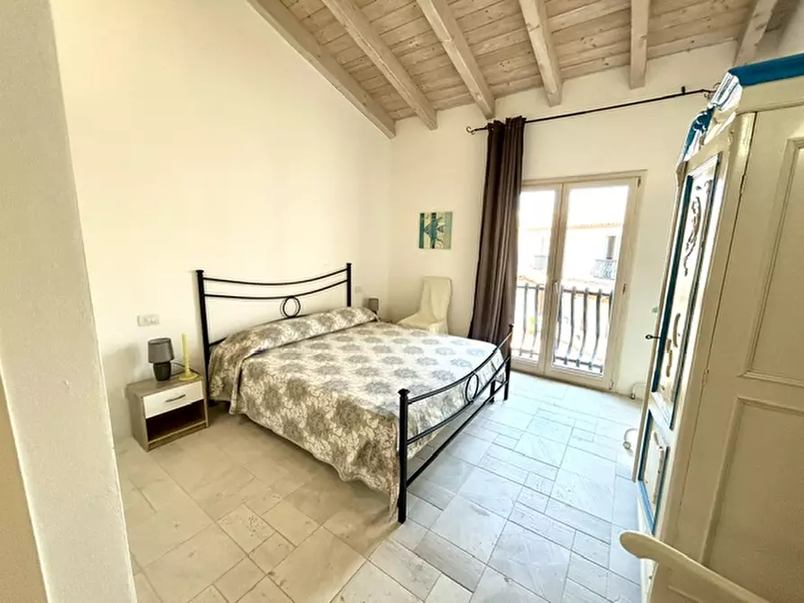 Immagine 18 di Appartamento in vendita  a Arzachena