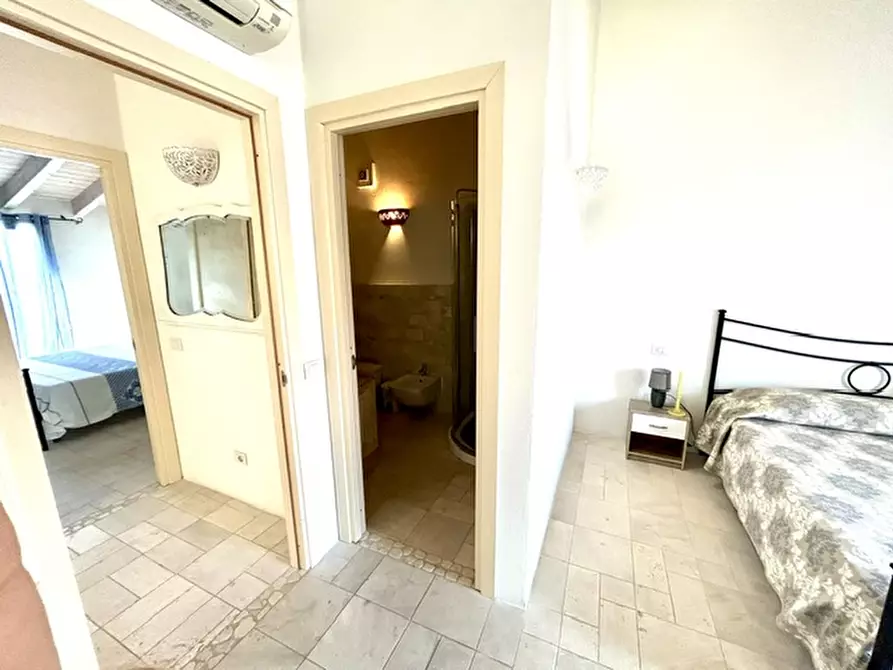 Immagine 19 di Appartamento in vendita  a Arzachena