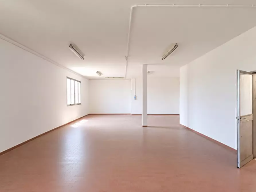 Immagine 3 di Laboratorio in vendita  in Via Luppia Alberi a Montagnana