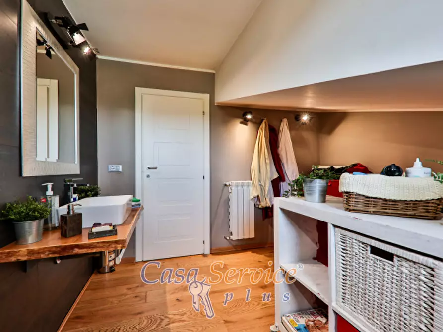 Immagine 4 di Villa in vendita  in Viale Primo Maggio a Marino