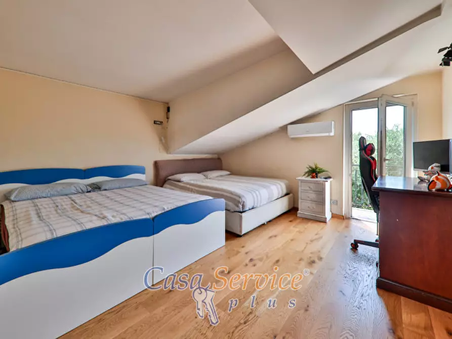 Immagine 5 di Villa in vendita  in Viale Primo Maggio a Marino