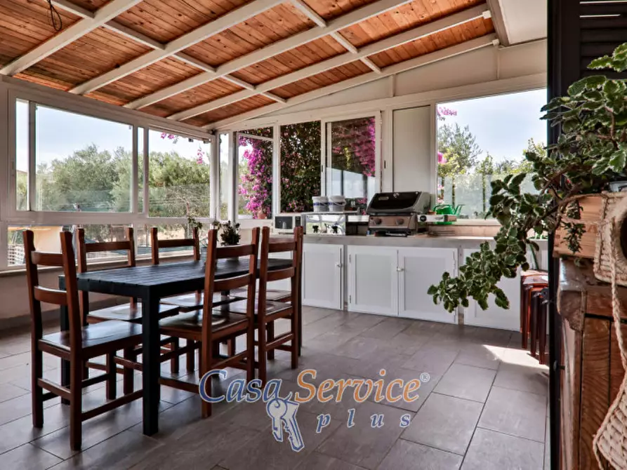 Immagine 14 di Villa in vendita  in Viale Primo Maggio a Marino