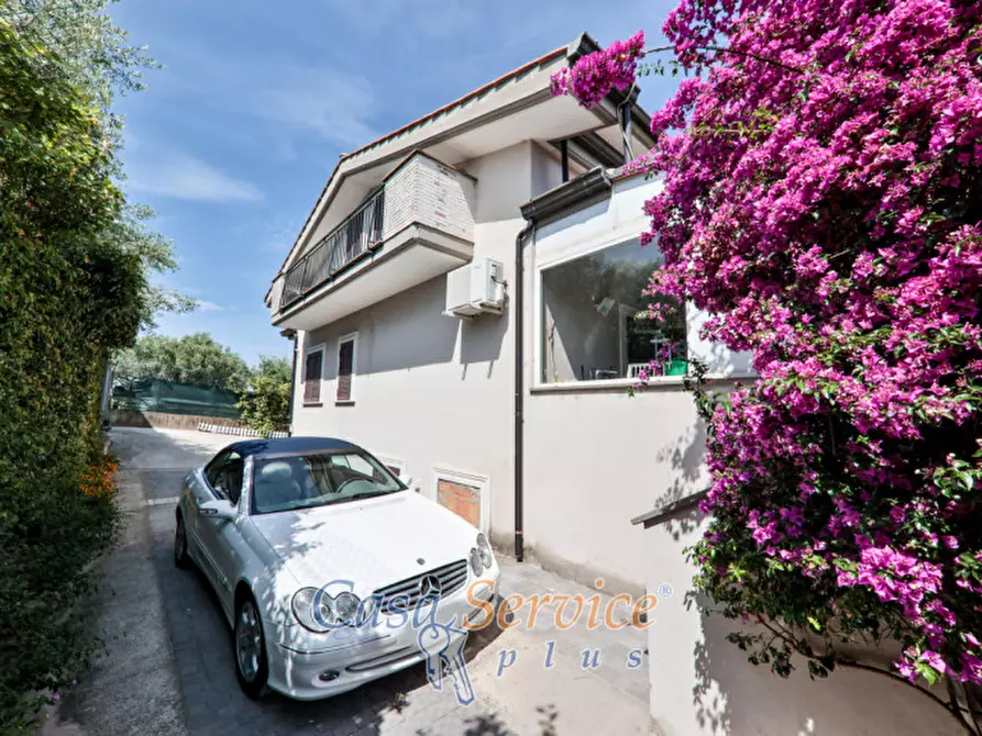 Immagine 24 di Villa in vendita  in Viale Primo Maggio a Marino