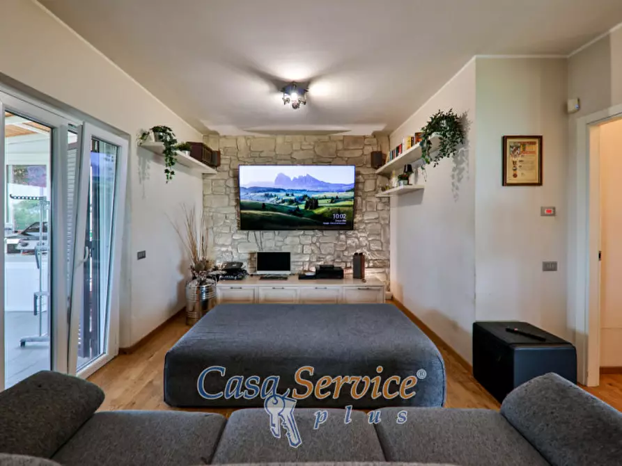 Immagine 27 di Villa in vendita  in Viale Primo Maggio a Marino