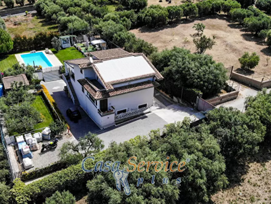 Immagine 30 di Villa in vendita  in Viale Primo Maggio a Marino